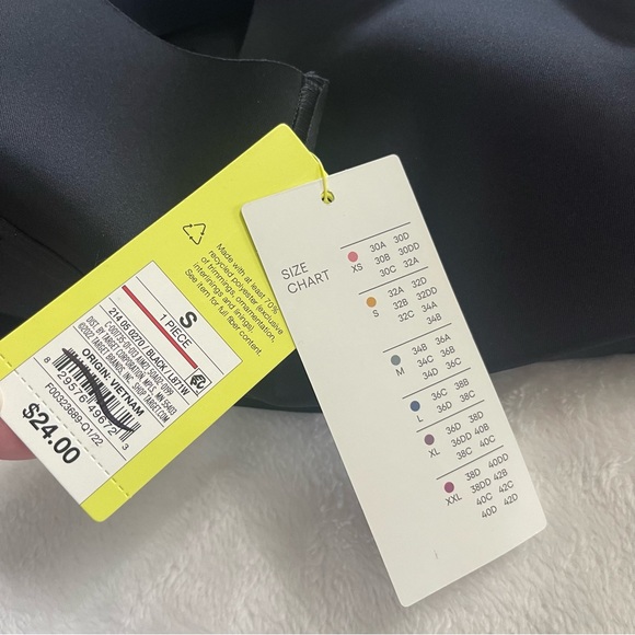 All In Motion Womens Sport Bra Medium Support Strappy Bonded Size S 32 A,B,C - Picture 5 of 7